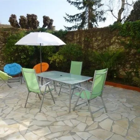 Foncillon Avec Grande Terrasse Privative 아파트