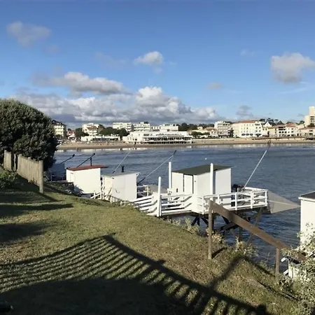Foncillon Avec Grande Terrasse Privative 로양