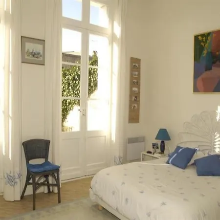 Foncillon Avec Grande Terrasse Privative *